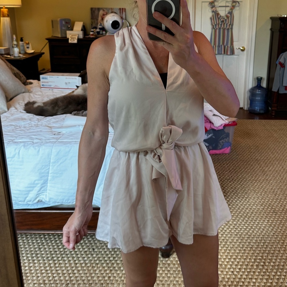 🌼Do&Be romper with front tie at waist.